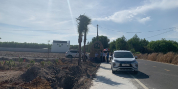 Vườn sinh thái đất đỏ- ngay biển Hồ Tràm, Gần đền thờ Cô Sáu