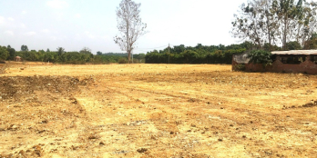 Cần bán lô đất 2043m2, hai mặt tiền, lộ giới 18m, nở hậu, view hồ.