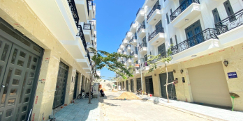 Bán nhà phố cao cấp quận 12, SHR có sẵn, chỉ từ 4.8 tỷ. 3 tầng 4x14m