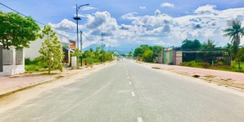 Bán đất mặt tiền đường Hàm Nghi(QH 22m) Cam Lâm Khánh Hòa phù hợp thổ cư.