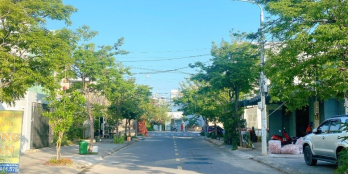 Bán nhà 2 mê suốt đường Thanh Lương 11, Hòa Xuân