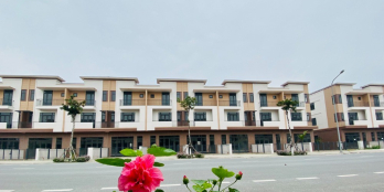 Chính chủ cần tiền bán nhanh căn nhà phố 120m2, phố đi bộ đường 26m KĐT Centa