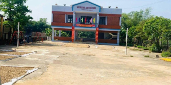 Bán lô gần DT605 đường 5m  180m2  gần hồ sen Điện Tiến