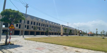 Sở hữu tòa nhà 4 tầng ven biển Đà Nẵng, view sông chỉ với 2tỷxx