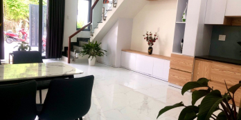 Bán nhà mới 1 trệt 1 lầu gần bên Chợ Phú Mỹ