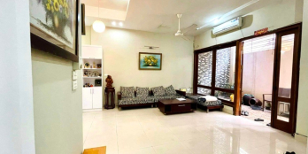 Bán nhà Võng Thị, Sát Hồ Tây. Dt 100m, 4T, Mt 9m, 20Tỷ. Lô Góc Ở Sướng, Giá tốt