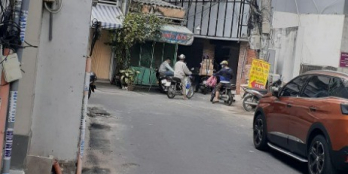 Quận 3, Nhà Mặt Tiền Nguyễn Hiền, DT 33 m2, 3 tầng chỉ 10 tỷ 5