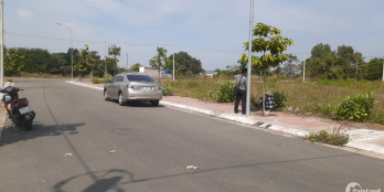 Đất cạnh vòng xoay hòa long, tiếp khách thiện chí miễn cò lái.