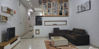 CHo thuê nhà Biệt thự biển Nguyễn Tất thành. khu ở dân trí cao. 13tr/tháng