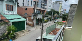 Bán nhà to 64 m2 (4.5x14) Nguyễn Văn Linh 5 bước tới nam sài gòn giá 6.5 tỷ