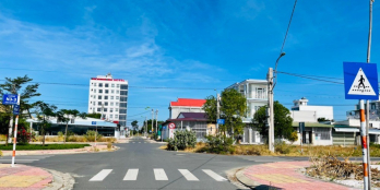 Bán đất Bãi Dài Cam Lâm 2 mặt tiền đường nhựa 10m full thổ cư.