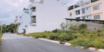 Cần bán lô đất nằm ở trục đường chính Hương Lộ 2,giá ngộp cho lái.