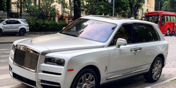 Bán nhà mặt phố Vip quận Ba Đình 82m2 Lô góc MT 5.2m giá chào 40 tỷ.