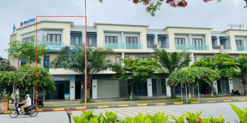 Nhà phố 120m2, trục đường 56m, đang cho thuê 10 triệu tháng. LH: 090.651.9494