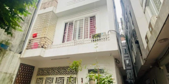 Bán gấp nhà 82m2 6T Lạc Long Quân ô tô vào nhà chỉ 7.5 tỷ