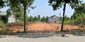 Gia đình kẹt tiền cần bán lô đất 150m2, sổ hồng riêng khu dân cư đông đúc thân t