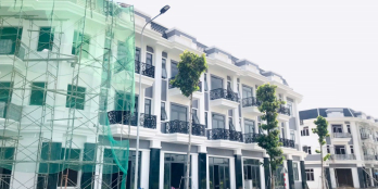 Chủ kẹt tiền cần bán gấp nhà phố Centrury city - LH: 0812.245.246