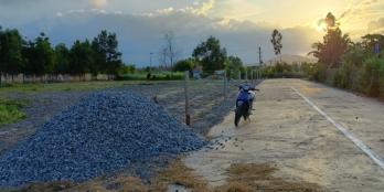 Gia đình bán 2 lô đất liền kề tổng DT 555m2 ngang 16m full thổ cư giá 5Tr/m2.