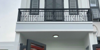 Định cư nước ngoài bán nhà 1 trệt 1 lầu Hóc Môn 670tr. Sổ riêng, để lại nội thất