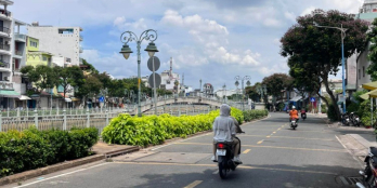 Nhà mặt tiền view sông, giá chỉ bằng hẻm xe hơi - 5.5 tỷ - Q6