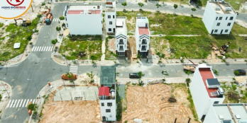 Bán đất ngay mặt tiền dt742 ,sổ sẵn.