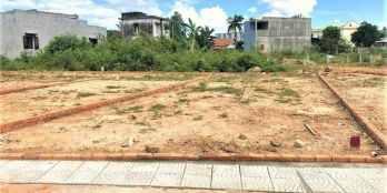 Đối lưng DT609, Đại Lộc, Đường 4m, ngang 5m, 150m2 giá 8xx. LH 0935450871