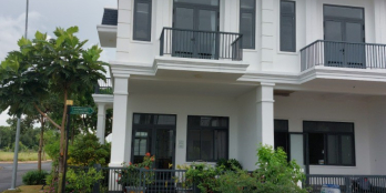 bán gấp nhà đường nhựa 10m đang cho thuê