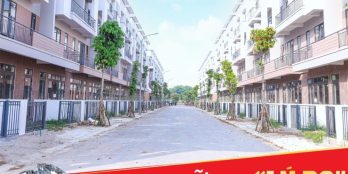 Nhà phố đối diện chân đế chung cư - Tiềm năng tăng trưởng mạnh. LH: 090.651.9494