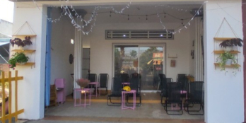 Nhà mặt tiền kinh doanh ngay Chợ Hắc Dịch