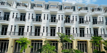 BÁN NHÀ PHỐ CAO CẤP NHẬN NGAY NHÀ 3 LẦU SHR, DỌN VÀO Ở NGAY .