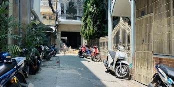 Bán nhà Cách Mạng Tháng 8 Quận 10 32m chỉ 5.4 tỷ, gần câu lạc bộ Lan Anh