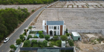 Chủ kẹt tiền bán lô góc 2 mặt tiền ngay Sân bay Lộc An BRVT