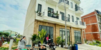 Bán nhà cạnh chợ Búng 1 trệt 2 lầu Phường Hưng Định, Thuận An - SHR sẵn - LH 096