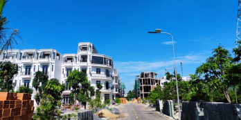 BÁN NHÀ MẶT TIỀN HỒ BƠI KINH DOANH MỌI NGÀNH NGHỀ, SHR, TLM, GIÁ F0.