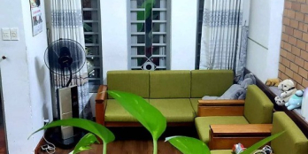 Bán nhà Làng Hoa đường Lê Văn Thọ 103m2 3 tầng 8.3 tỷ, kiến trúc hiện đại.