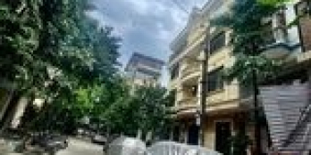 Bán nhà phân lô khu Đầm Trấu, 46m2 ô tô tránh, kinh doanh, vỉa hè rộng.