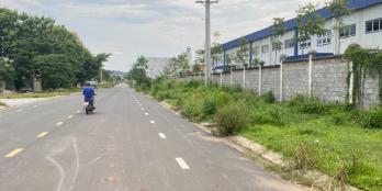 Vỡ nợ cần bán mảnh đất thổ cư hơn 200m2 thịn trấn Định Quán Đồng Nai giá rẻ.