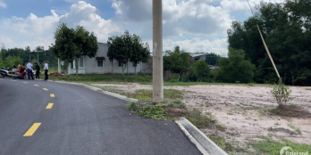 Đất 2,4 tỷ, nhận trả góp, NH hỗ trợ 70%. Đường 8m có sổ