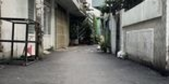 Bán Gấp Hạ Chào 200tr, Hẻm Thông Thoáng Sát Mặt Tiền, Tiện Xây Mới.