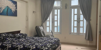 Chính chủ cần tiền bán gấp nhà HXH đường Huỳnh Văn Bánh 4 lầu DT 73m2 giá 11 tỷ