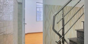 Nhà đẹp hẻm 4m  235/  đường Vườn lài dt 4x10, 1 lầu giá : 4.25 tỷ tl