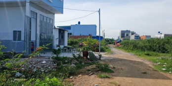 Cần bán gấp nhà 1 trệt 1 lầu và 8 phòng trọ SHR gần chợ Bà Lát