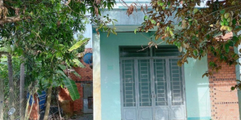 6x42, có nhà cấp 4, 100% thổ cư, đường đá rông