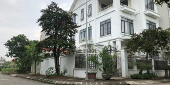 Chính chủ cần bán gấp căn biệt thự 3 mặt tiền 215m Kim Động Hưng Yên