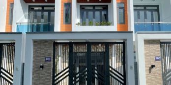 Cần Bán căn nhà gần ngã 4 chợ Hưng Long Bình Chánh