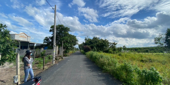 Tôi cần bán  đất ven biển Bình Châu, 190tr mét tới