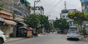 Building D2 - Nguyễn Gia Trí, 7x20m, 1 trêt, 3 lầu, giá 32 tỷ