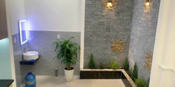 CHÍNH CHỦ BÁN GẤP NHÀ 1 TRỆT 4 LẦU FULL NỘI THẤT DT 5X20M NGAY MẶT TIỀN.