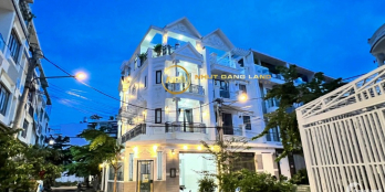 Nhà phố 4 tầng 2 mặt tiền view công viên khu dân cư đường Huỳnh Tấn Phát full nt