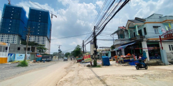 XUẤT HIỆN NHÀ PHỐ THUỘC KHU ĐÔ THỊ ĐƯỢC QUY HOẠCH TRONG LÒNG LÀNG ĐẠI HỌC